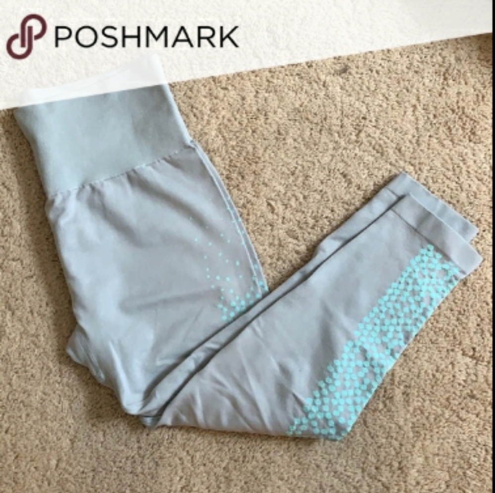 Fabletics cropped legging